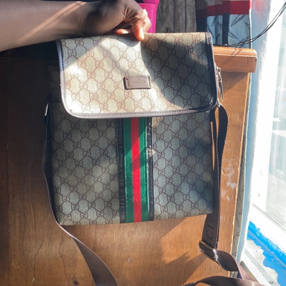 I don’t want it I got a new Louie Vuitton bag - Picture 1 of 6